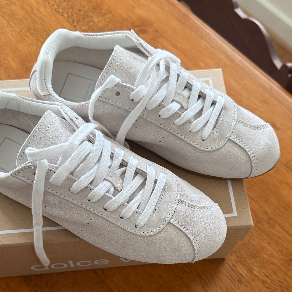 Dolce Vita Serina Sneakers Ivory Suede